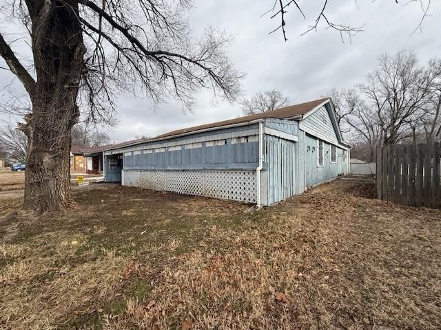 1238 N Derby Avenue — photo 3