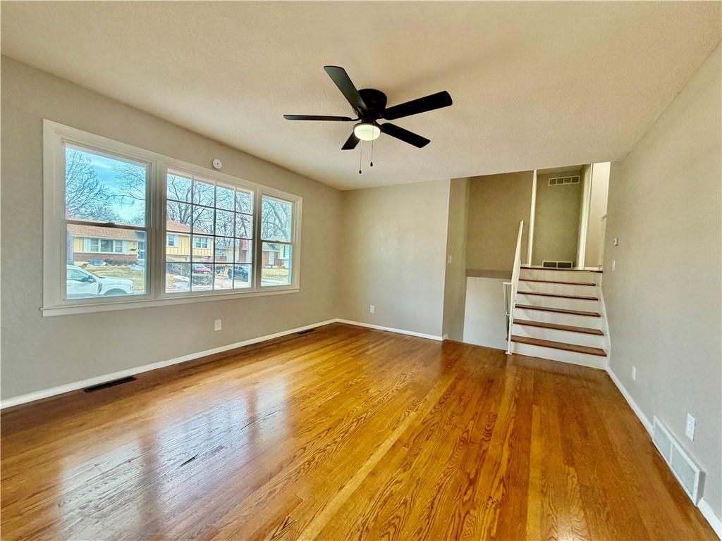 11718 Freemont Avenue — photo 3