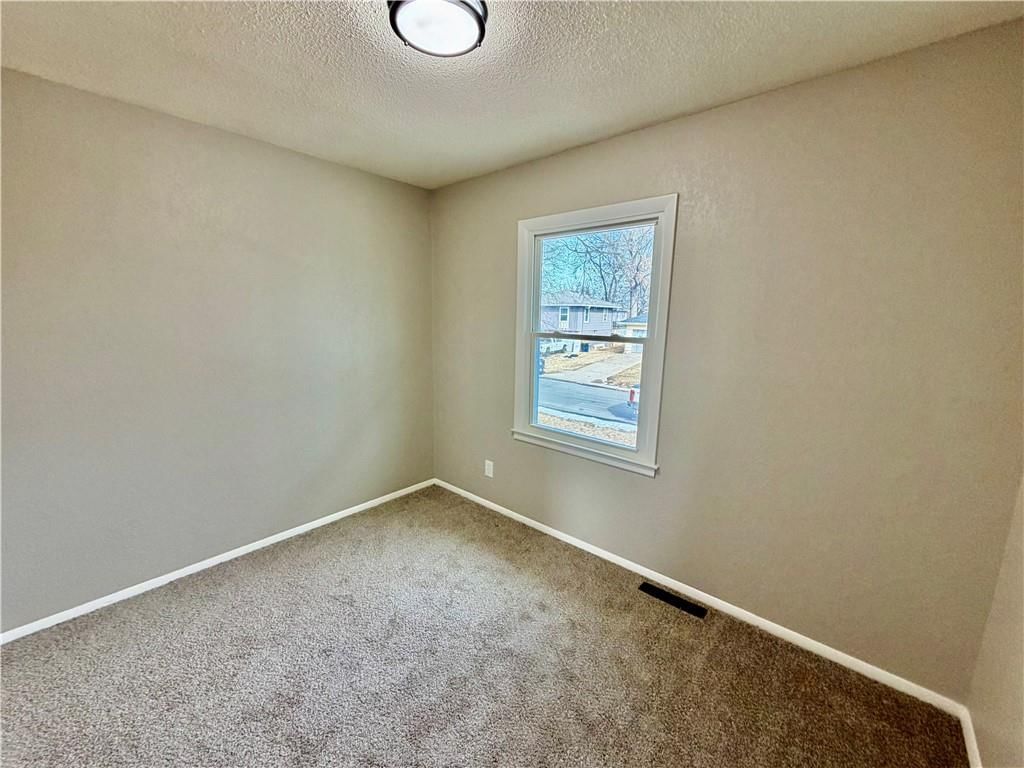 11718 Freemont Avenue — photo 9