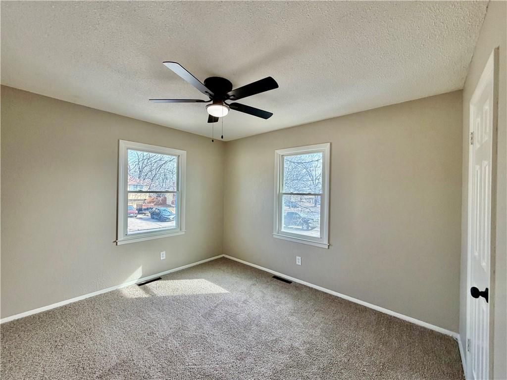 11718 Freemont Avenue — photo 14