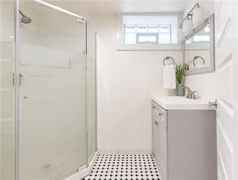 3532 Windsor Avenue — photo 31