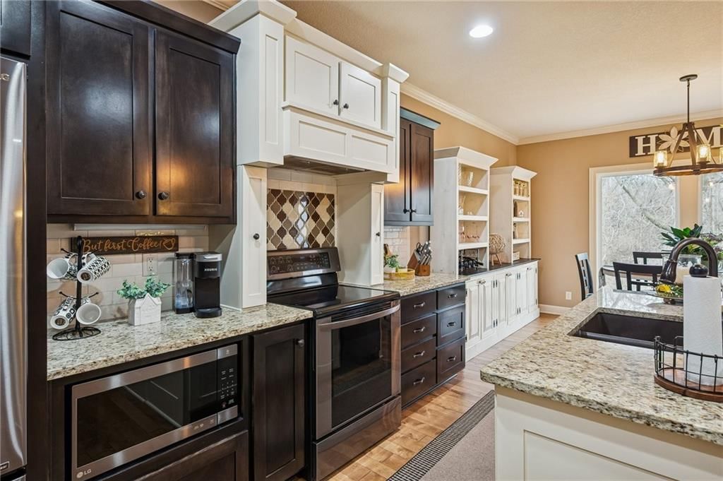 1402 NW Burr Oak Lane — photo 9