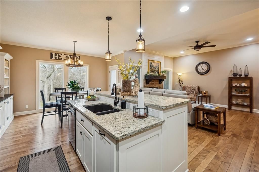1402 NW Burr Oak Lane — photo 10