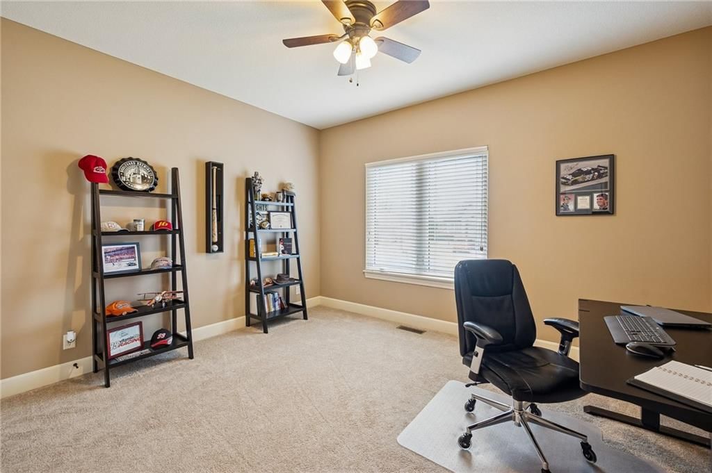 1402 NW Burr Oak Lane — photo 16