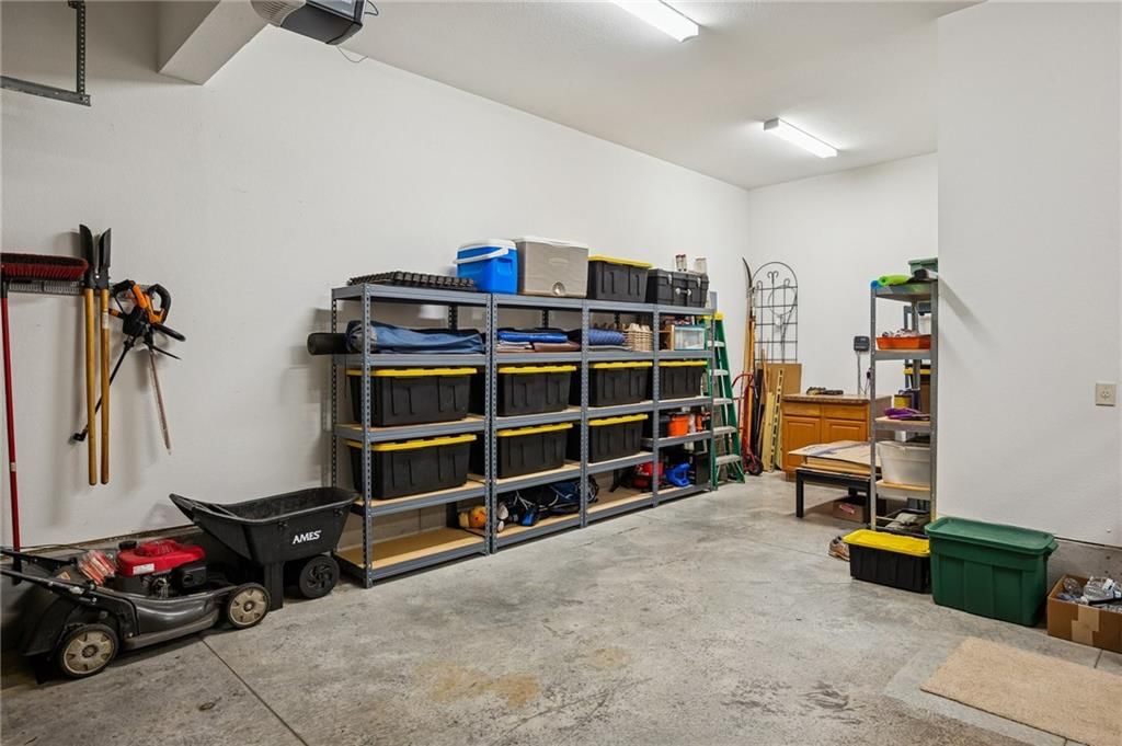 1402 NW Burr Oak Lane — photo 33