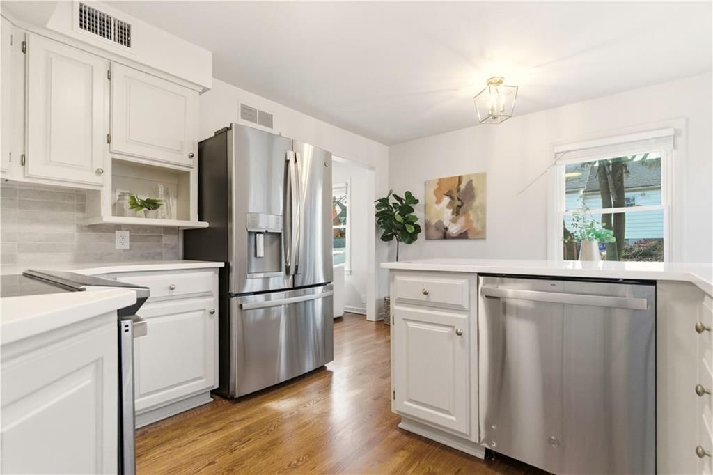 4720 Windsor Street — photo 11