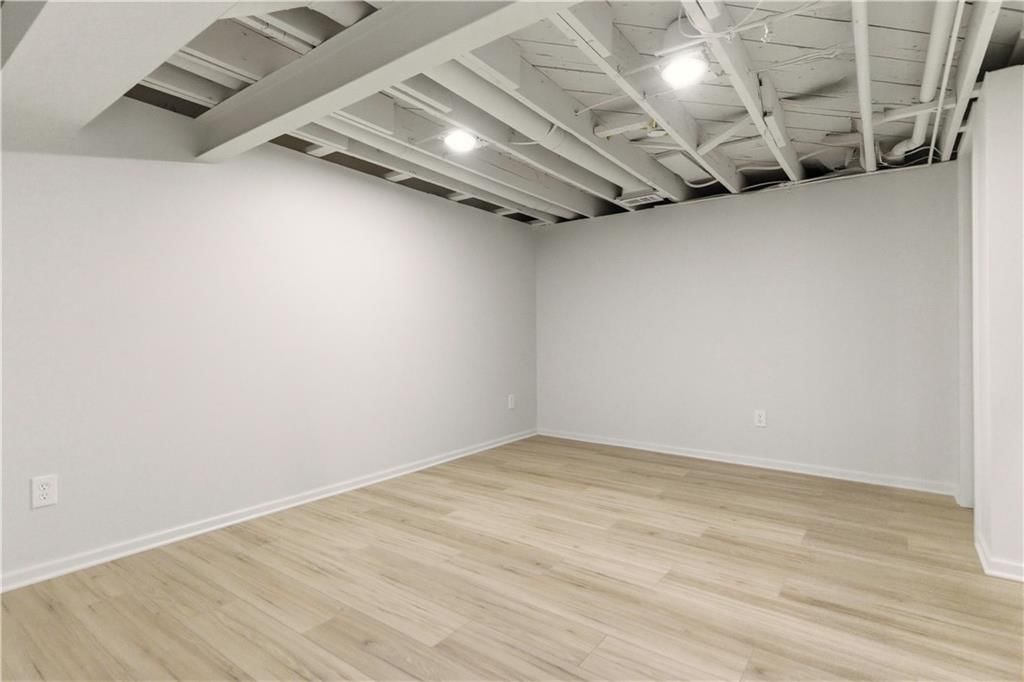 4720 Windsor Street — photo 17