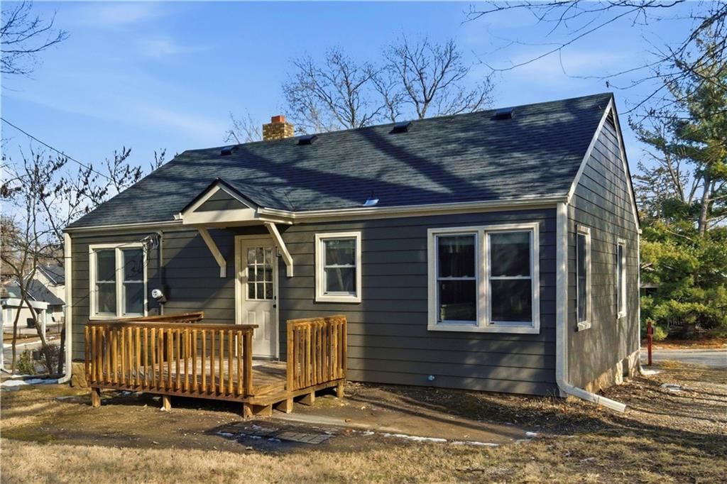 4720 Windsor Street — photo 20