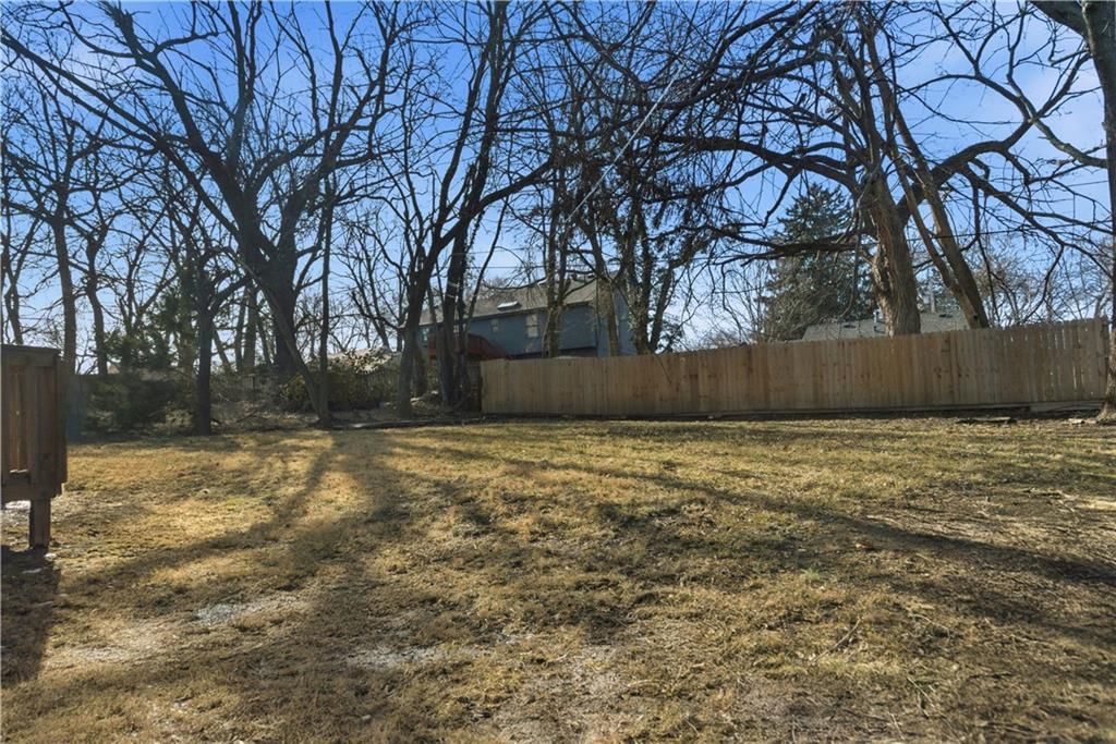 4720 Windsor Street — photo 22