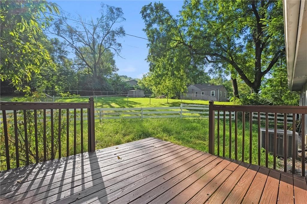 3801 NE Antioch Road — photo 23