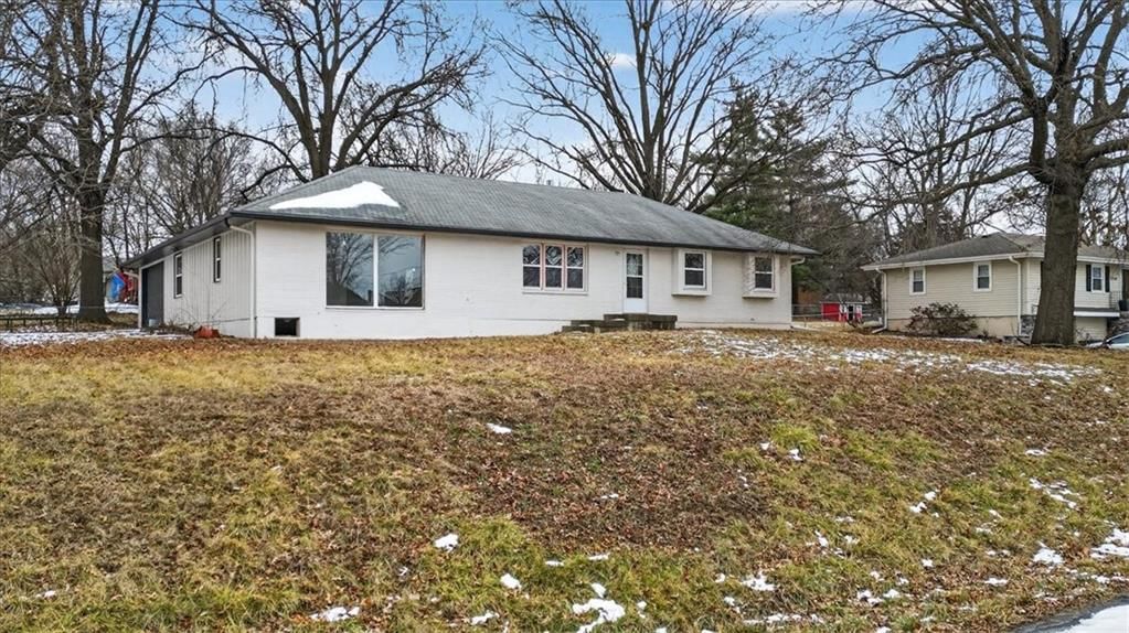 1220 N Leeview Circle — photo 1