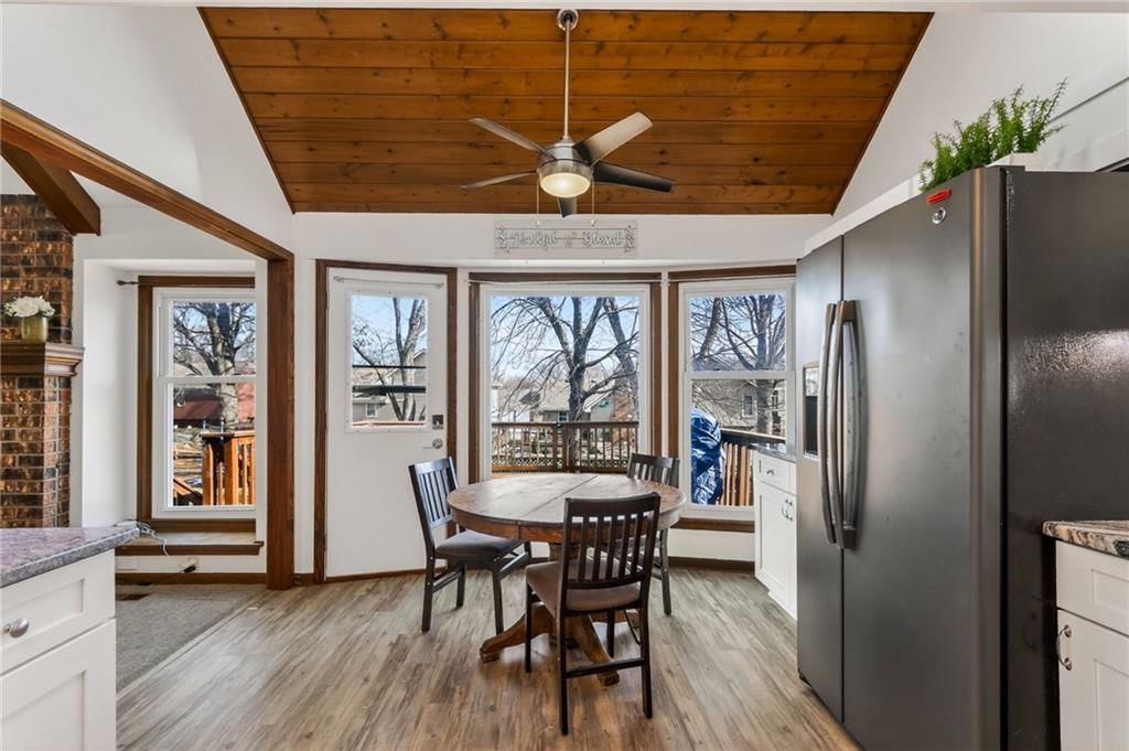 525 SE Vista Drive — photo 9