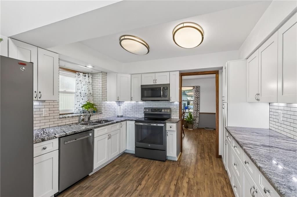 525 SE Vista Drive — photo 10
