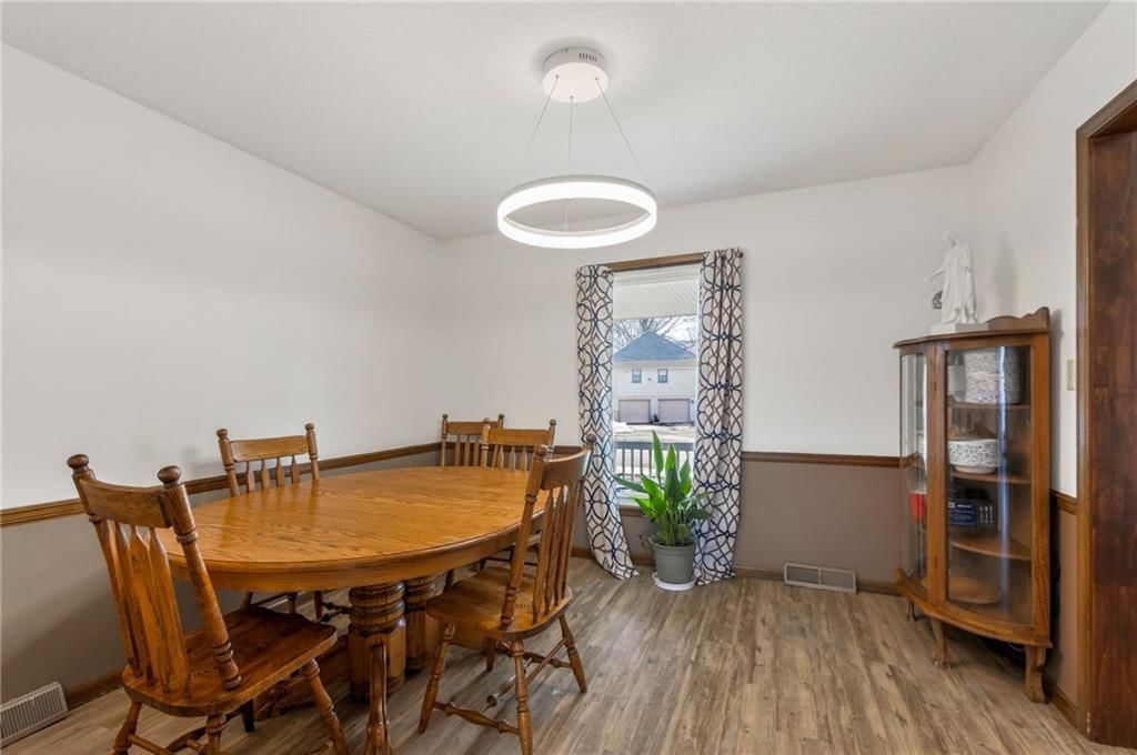 525 SE Vista Drive — photo 13