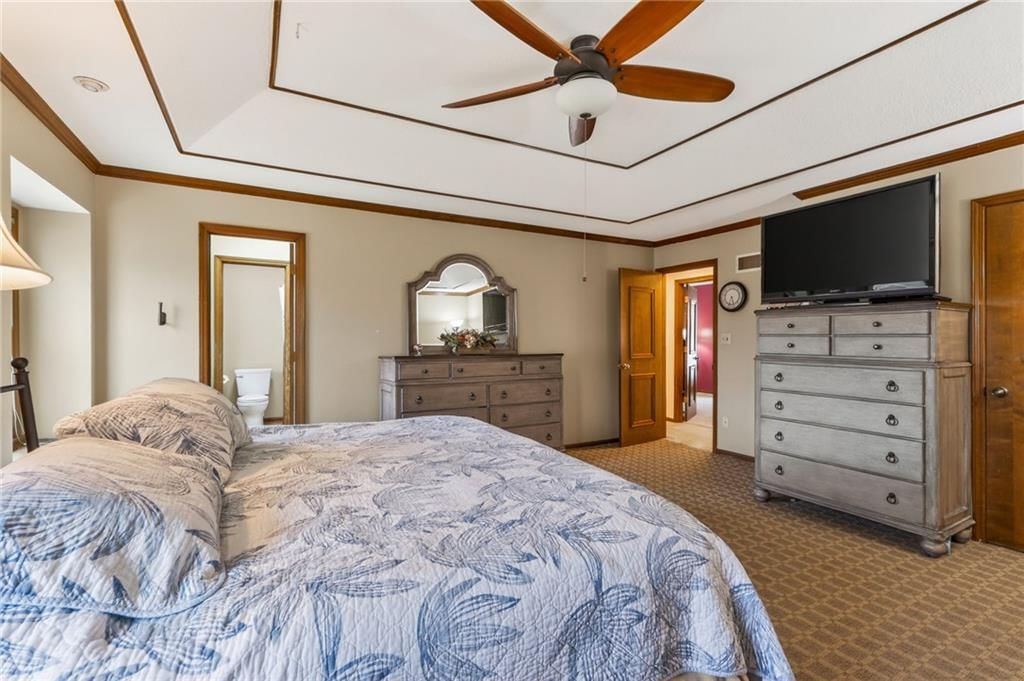 525 SE Vista Drive — photo 17