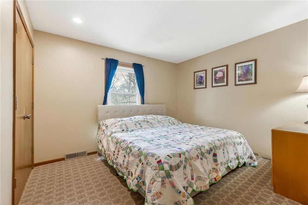 525 SE Vista Drive — photo 21