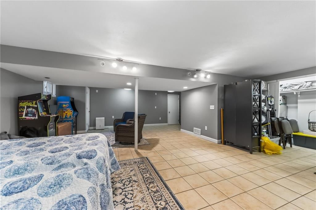 525 SE Vista Drive — photo 32