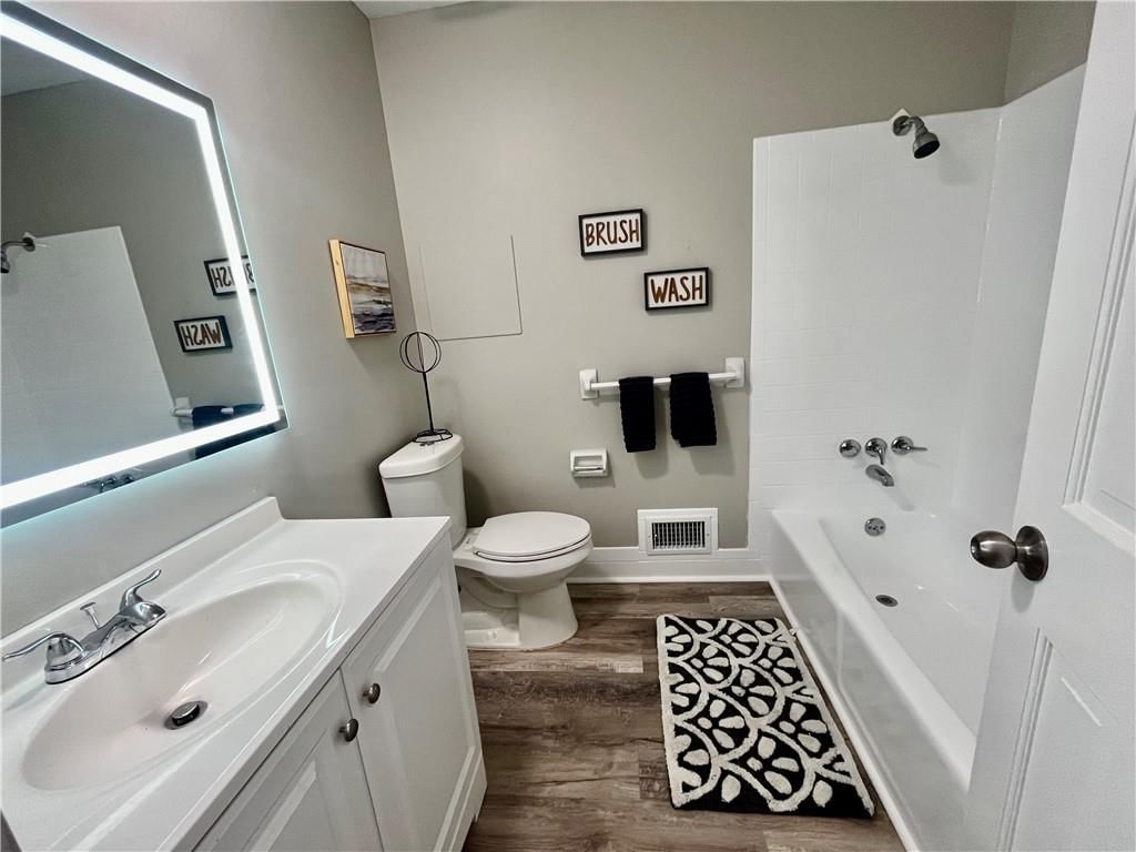 3807 S Fuller Avenue — photo 23
