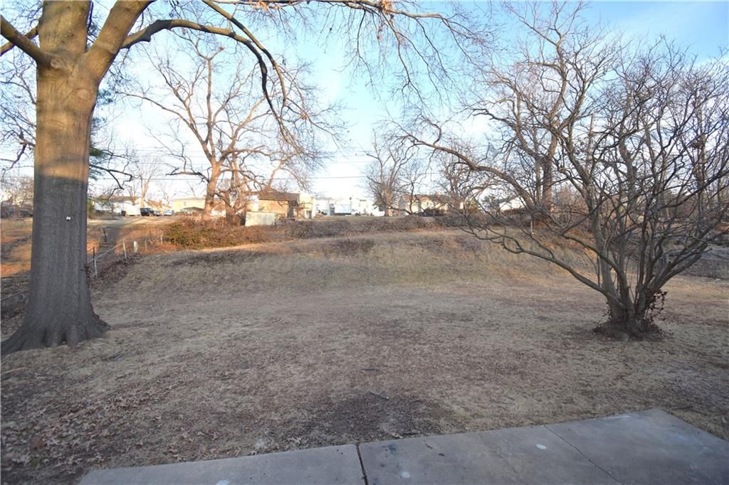 3807 S Fuller Avenue — photo 35
