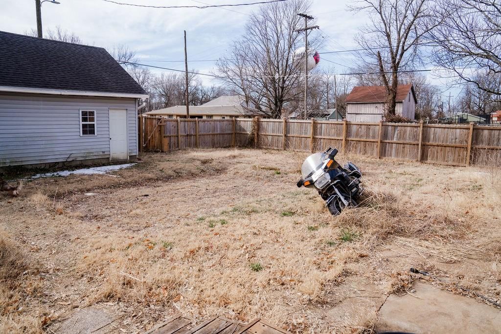 1630 Morgan Avenue — photo 32