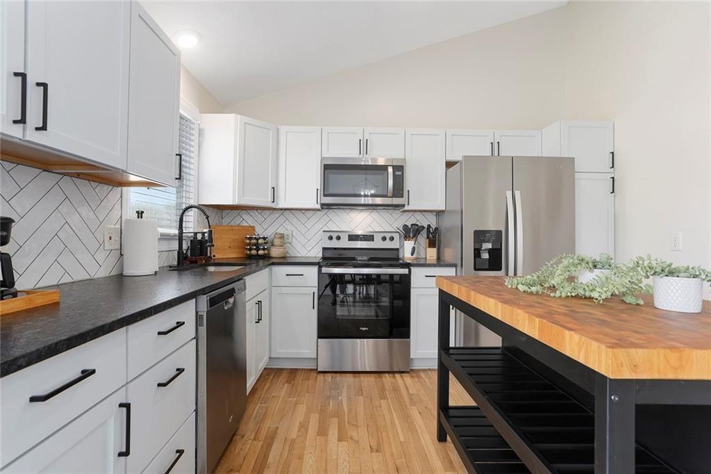 15207 S NAVAHO Drive — photo 8