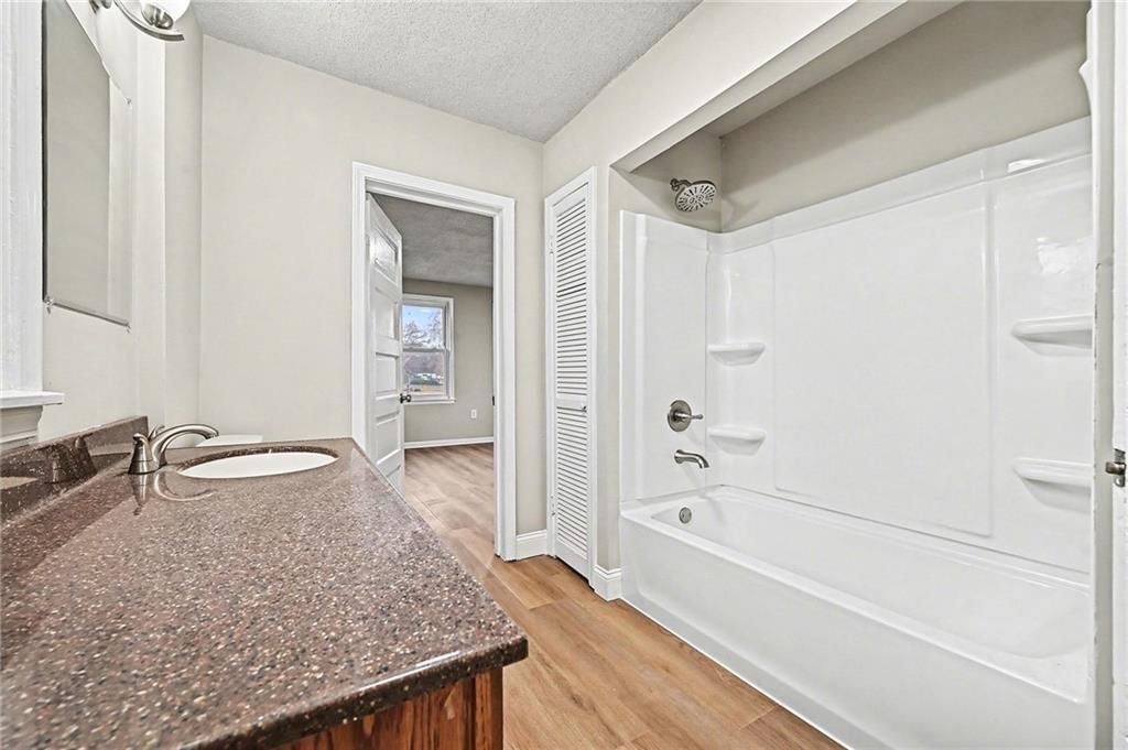401 S Noyes Boulevard — photo 13