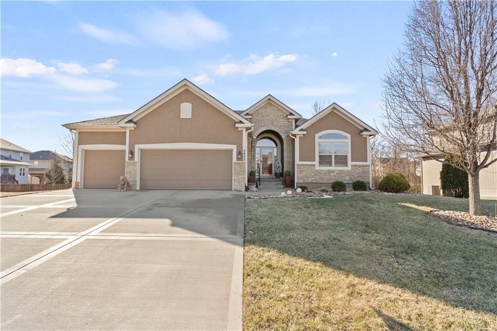 5405 NW 94th Street, Kansas City, MO