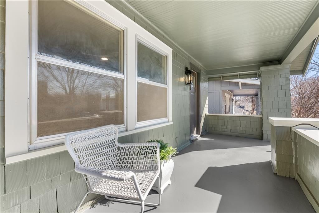216 W 73rd Terrace — photo 5
