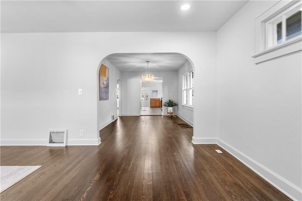 216 W 73rd Terrace — photo 10