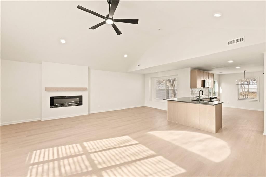 1820 Hampton Street — photo 2