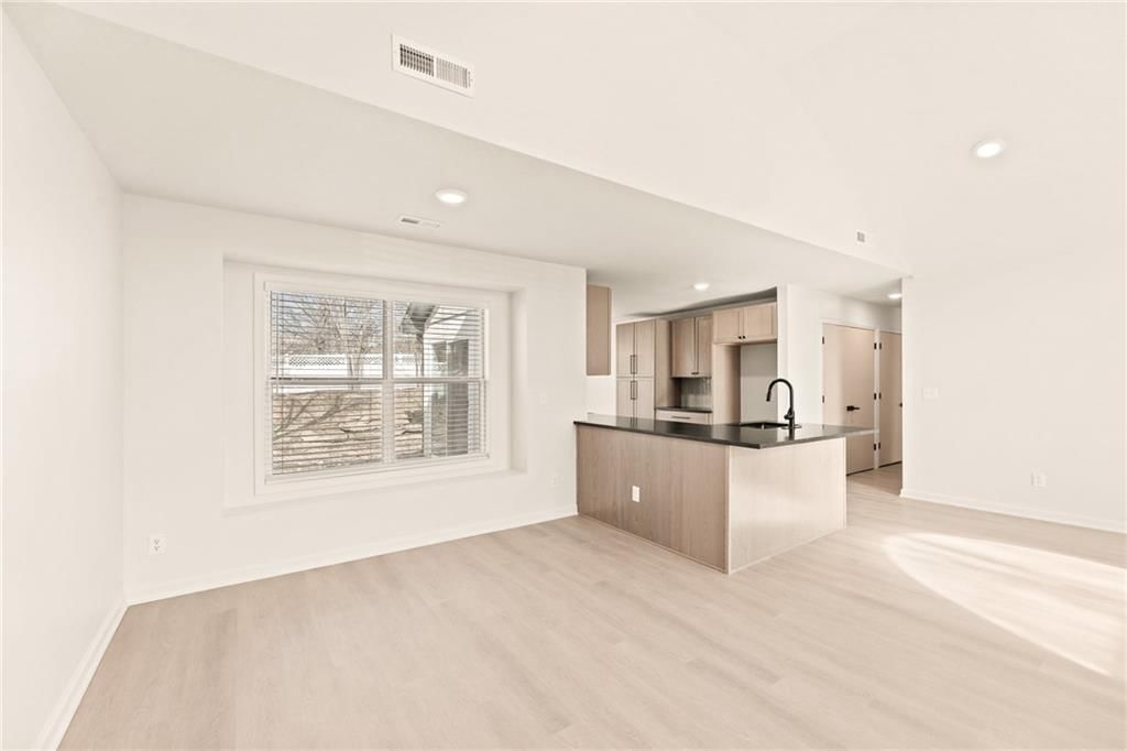 1820 Hampton Street — photo 5