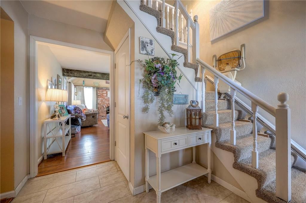 25401 Lone Pine Drive — photo 33