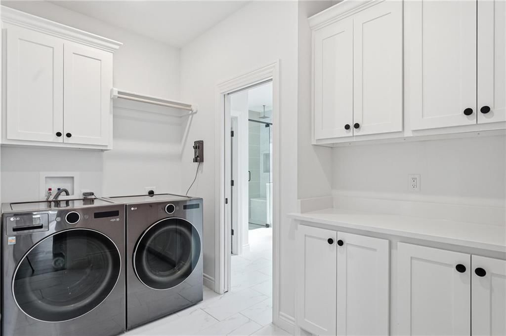 5852 S National Drive — photo 32