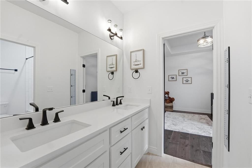 5852 S National Drive — photo 35