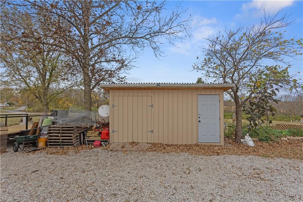11203 Chandler Road — photo 35