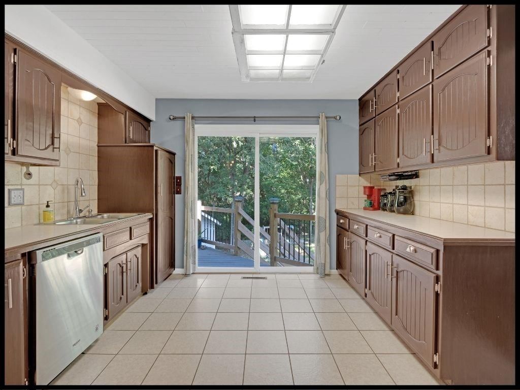 1411 Woodlawn Drive — photo 12