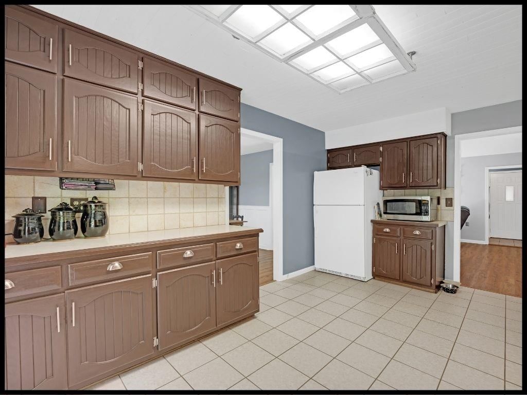 1411 Woodlawn Drive — photo 13