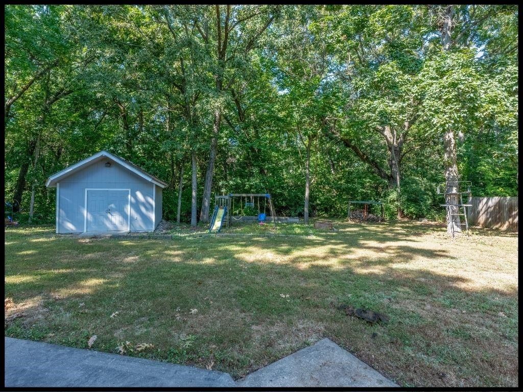 1411 Woodlawn Drive — photo 57