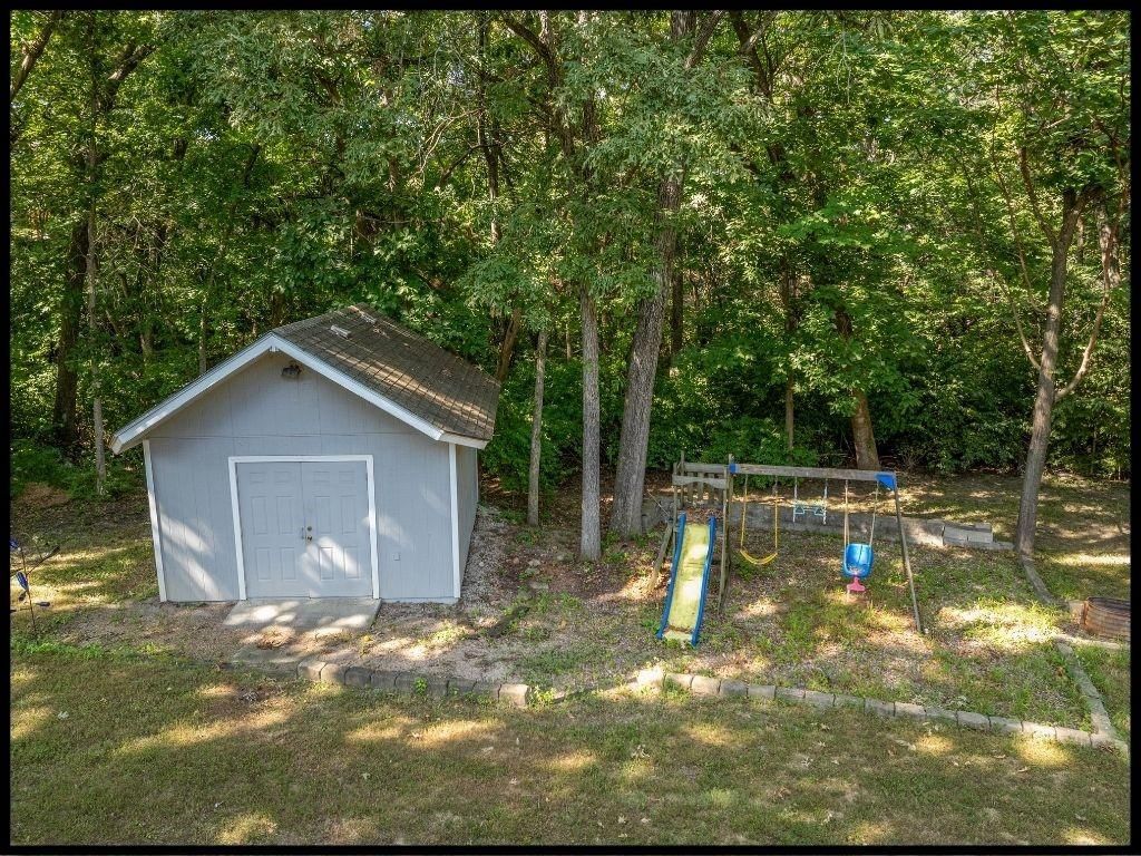 1411 Woodlawn Drive — photo 62