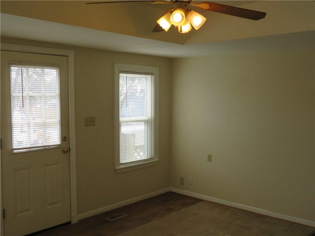 708 E Piankishaw Street — photo 8