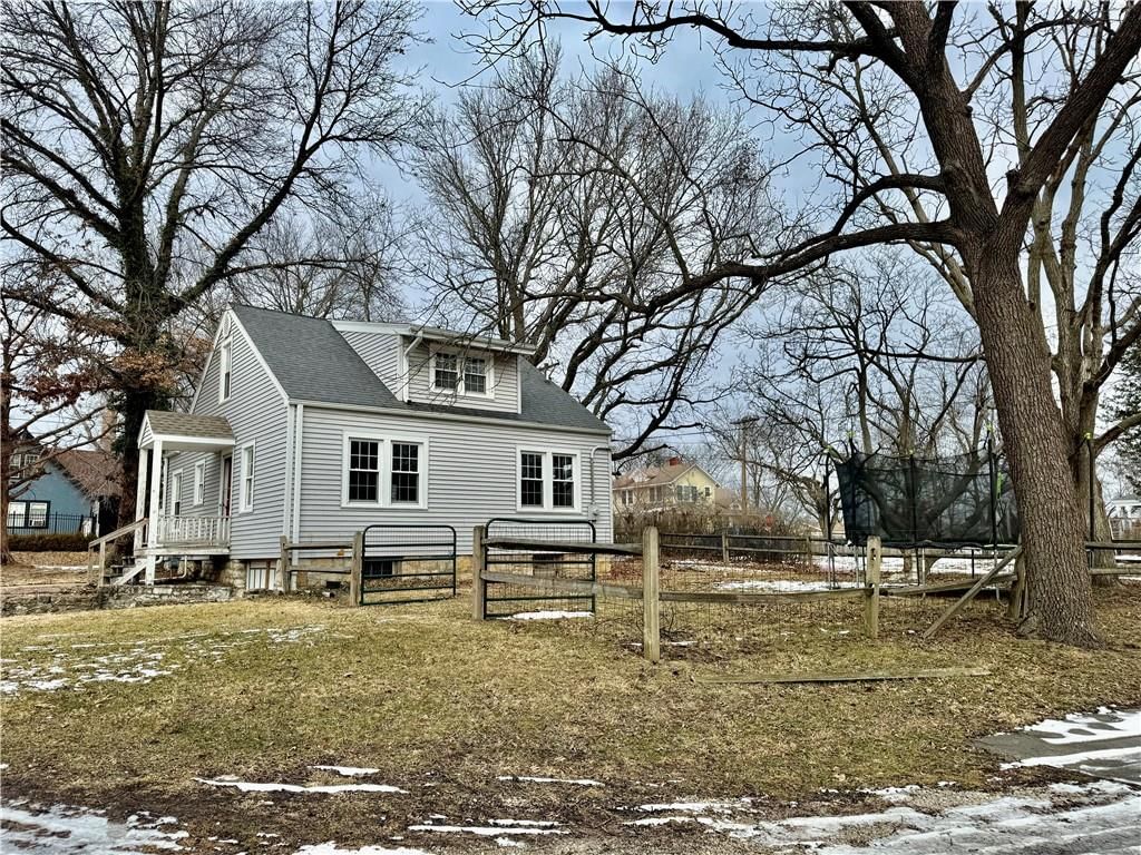 113 W Royle Street — photo 9