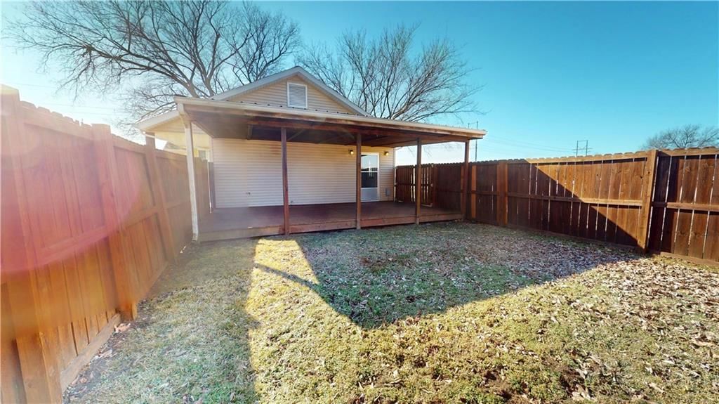 715 E Highland Avenue — photo 4