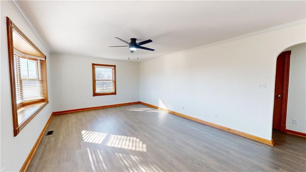 715 E Highland Avenue — photo 6