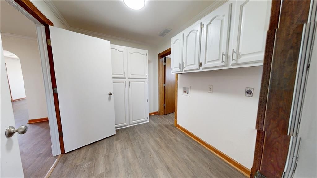 715 E Highland Avenue — photo 9