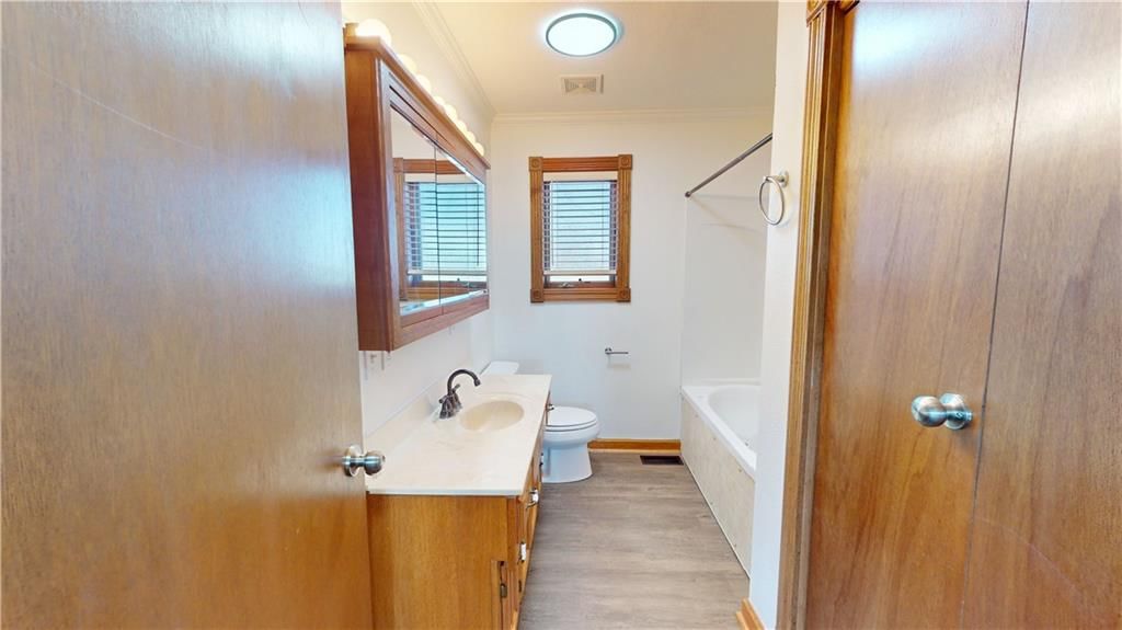 715 E Highland Avenue — photo 13