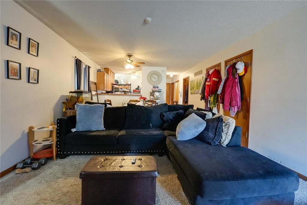 930 S Leslie Street — photo 4