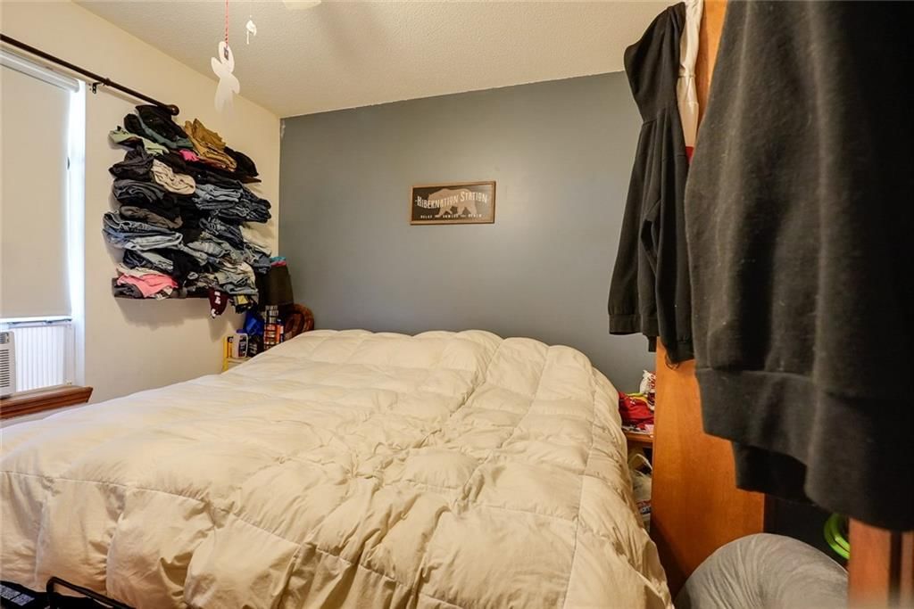 930 S Leslie Street — photo 9
