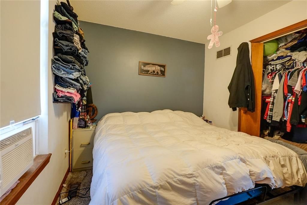 930 S Leslie Street — photo 10