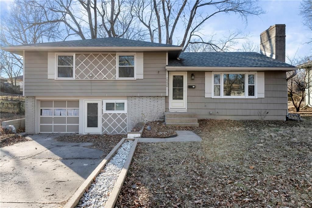 8608 Spring Valley Road — photo 2