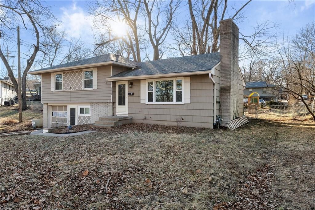 8608 Spring Valley Road — photo 3